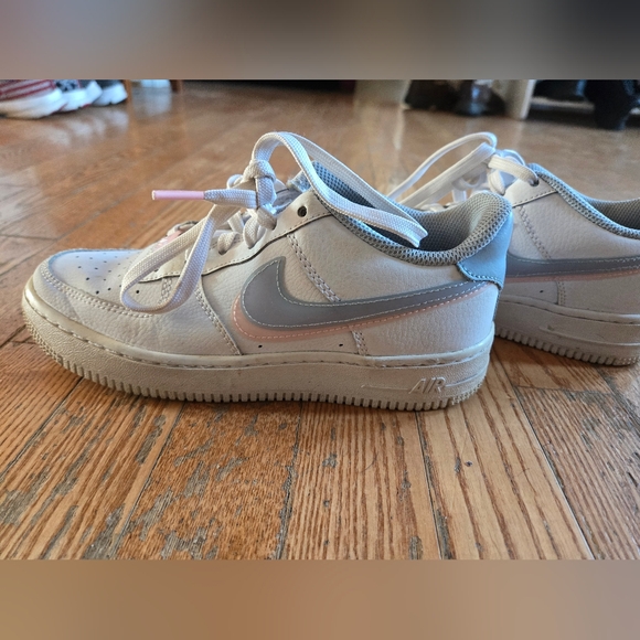 Nike Air Force 1 - Picture 4 of 5